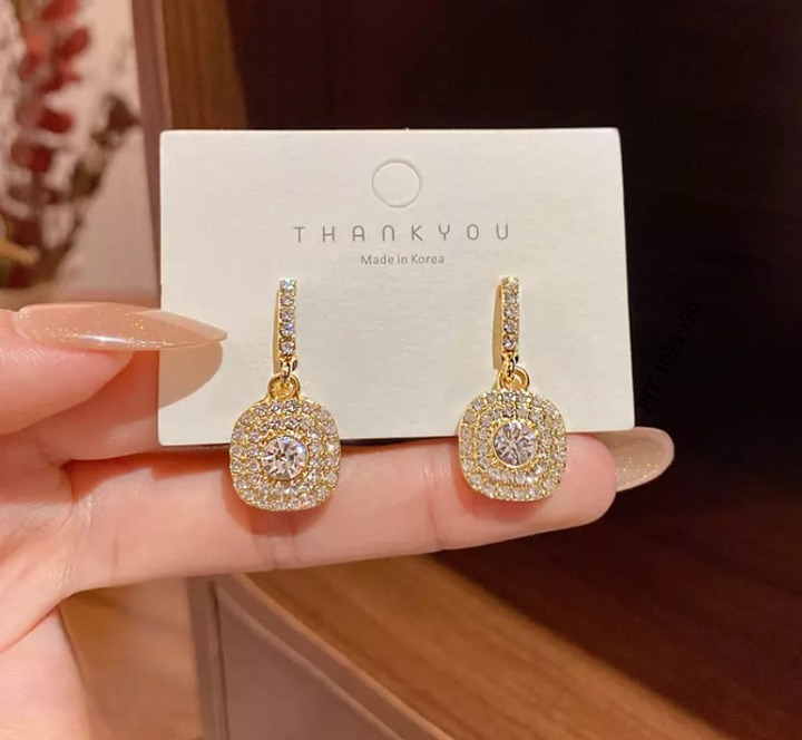 Crystal Earrings – Sparkling Dangle Earrings for Party & Everyday Wear - Earings For Girls ( PJT-990 ) - Golden
