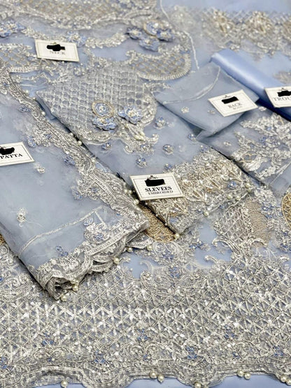 MariaB Couture MC-031 Vol. 5 Ready-to-Wear luxury collection is abloom with patterns and embroideries that are exquisitely fleur tine